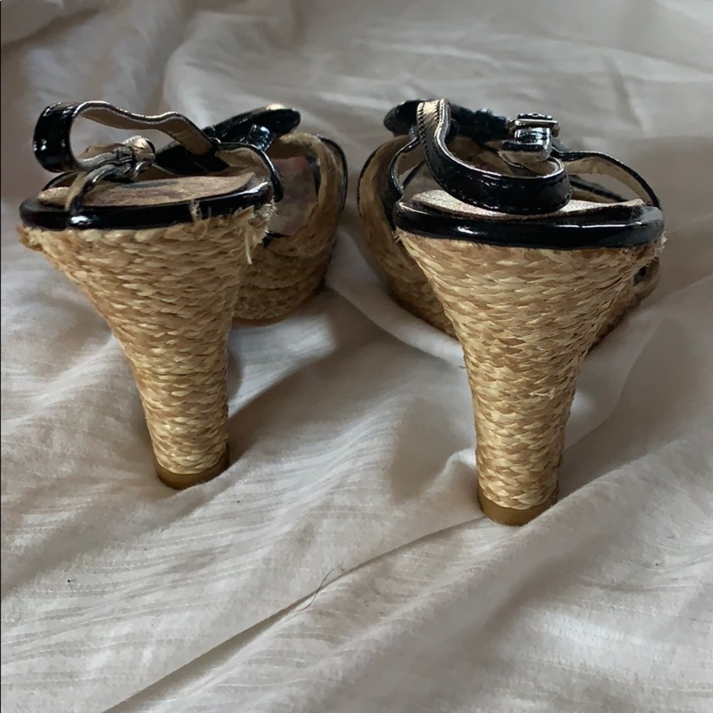 Two Lips Sandals - Picture 2 of 3
